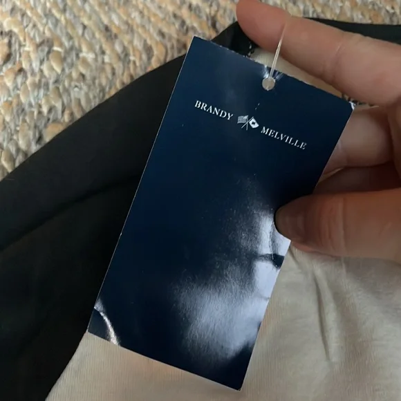 NEW BRANDY MELVILLE TOP - Picture 3 of 3